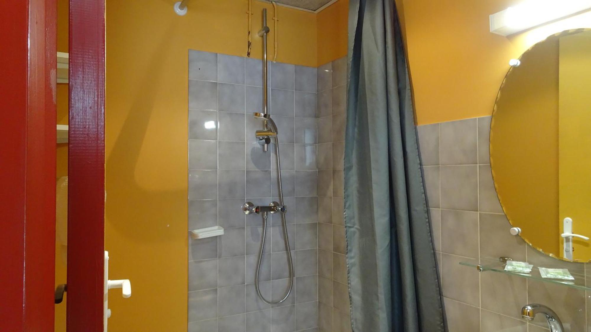 Studio Gites Au Pont De La Gineze Barjac  Ngoại thất bức ảnh